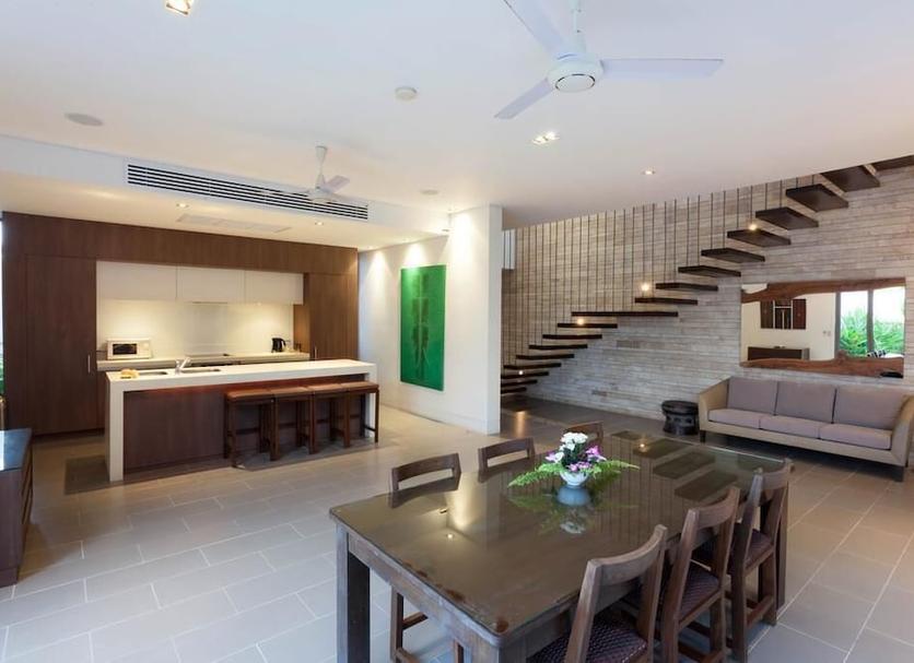 Dining room Photo