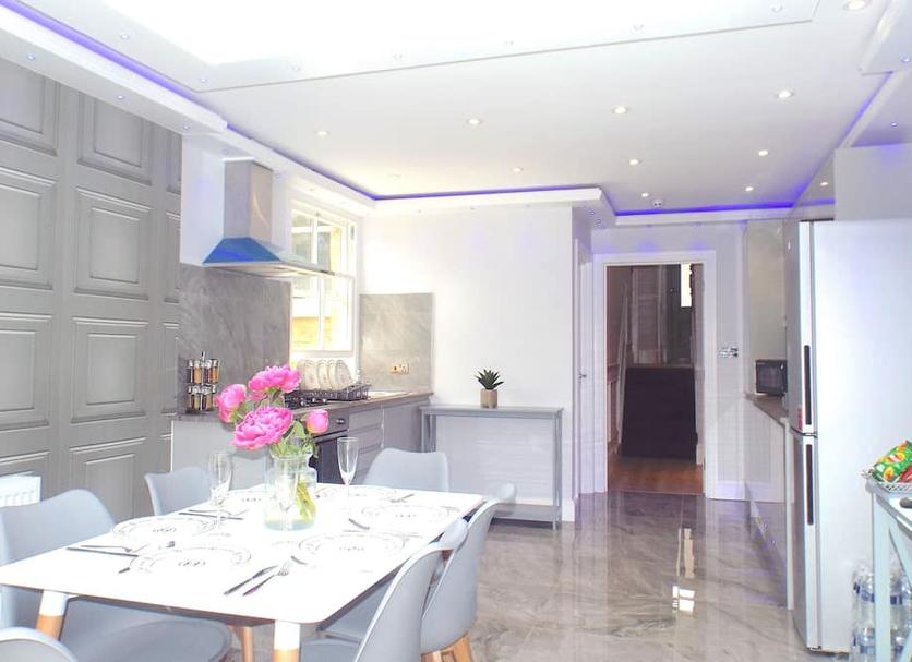 Dining room Photo