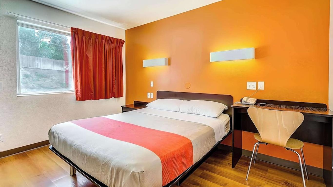 Motel 6 Denver - Thornton