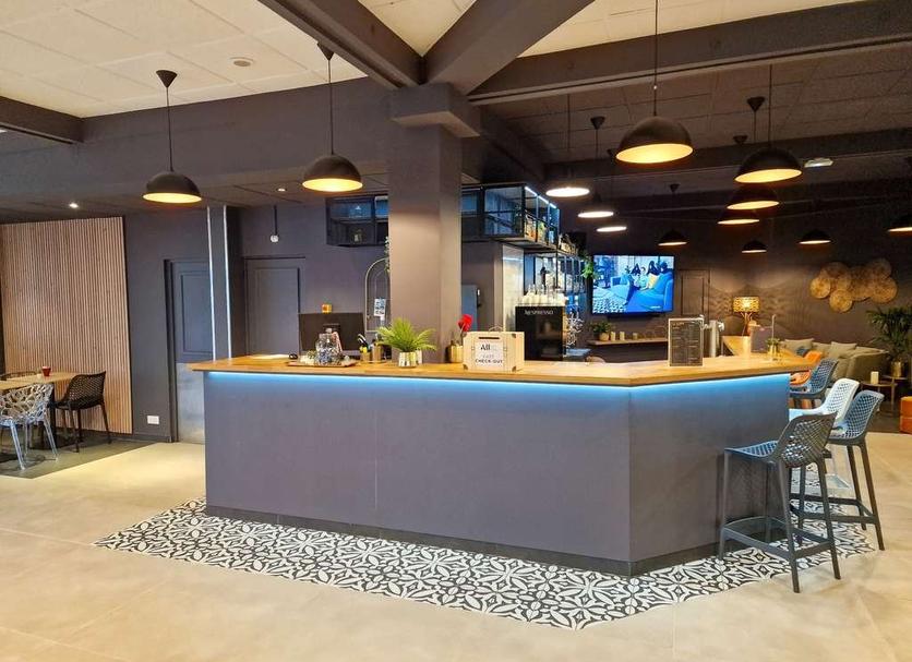Bar Photo