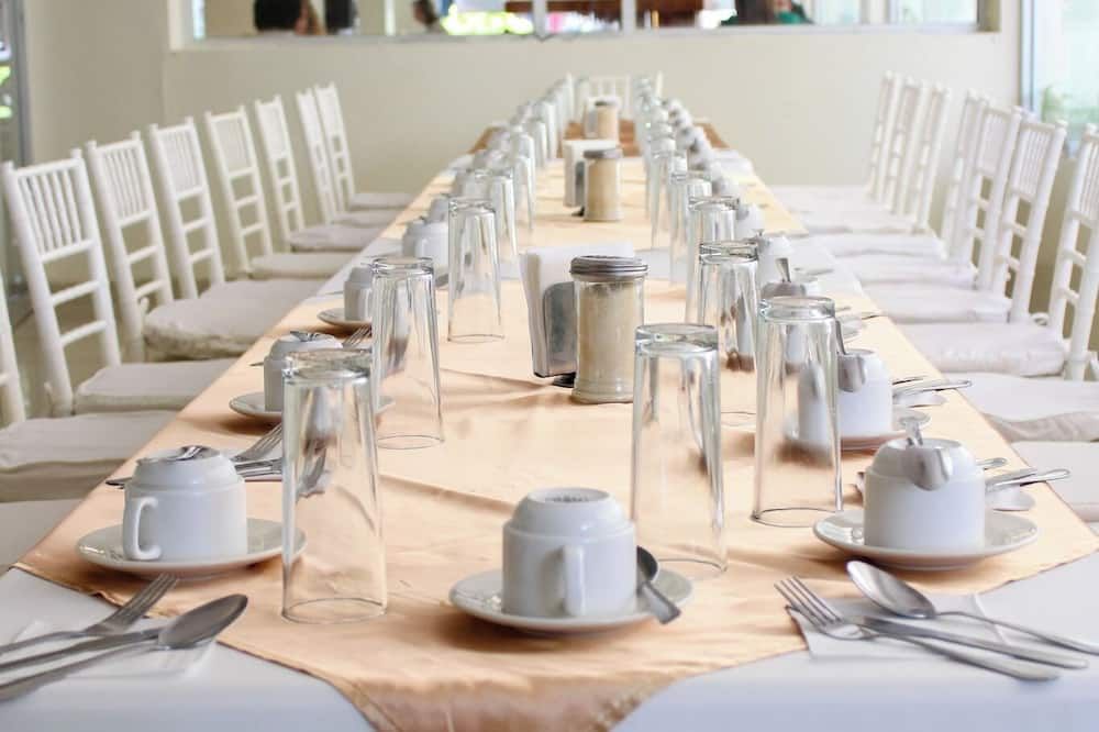 Banquet hall