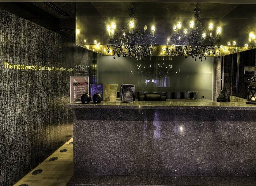 Front desk Photo