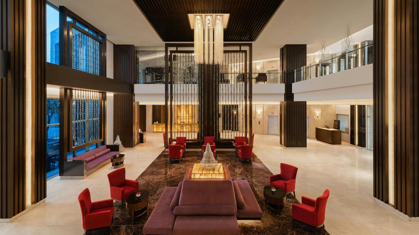 Courtyard by Marriott Gurugram Downtown
