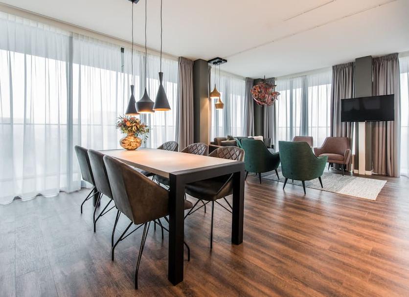 Dining room Photo