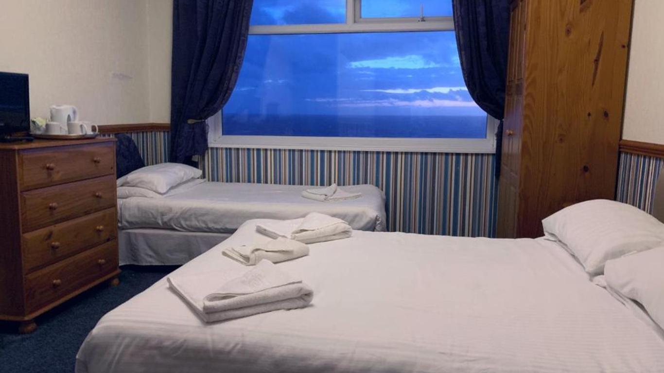 Canasta Hotel