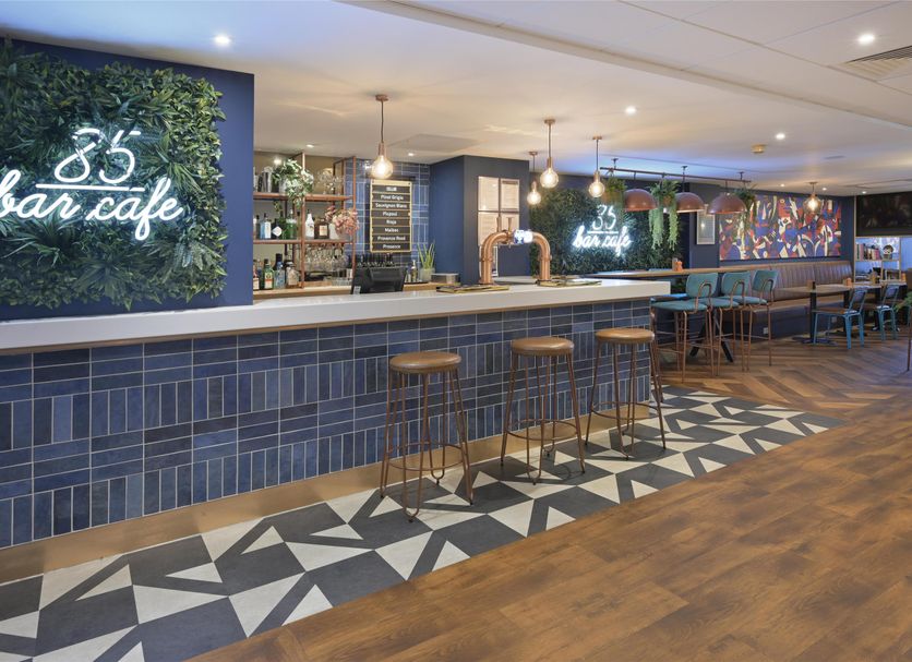 Bar Photo