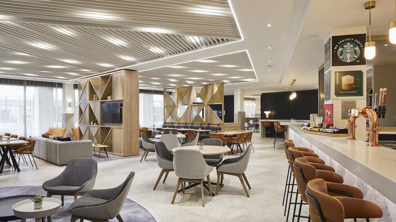 Courtyard by Marriott London City Airport