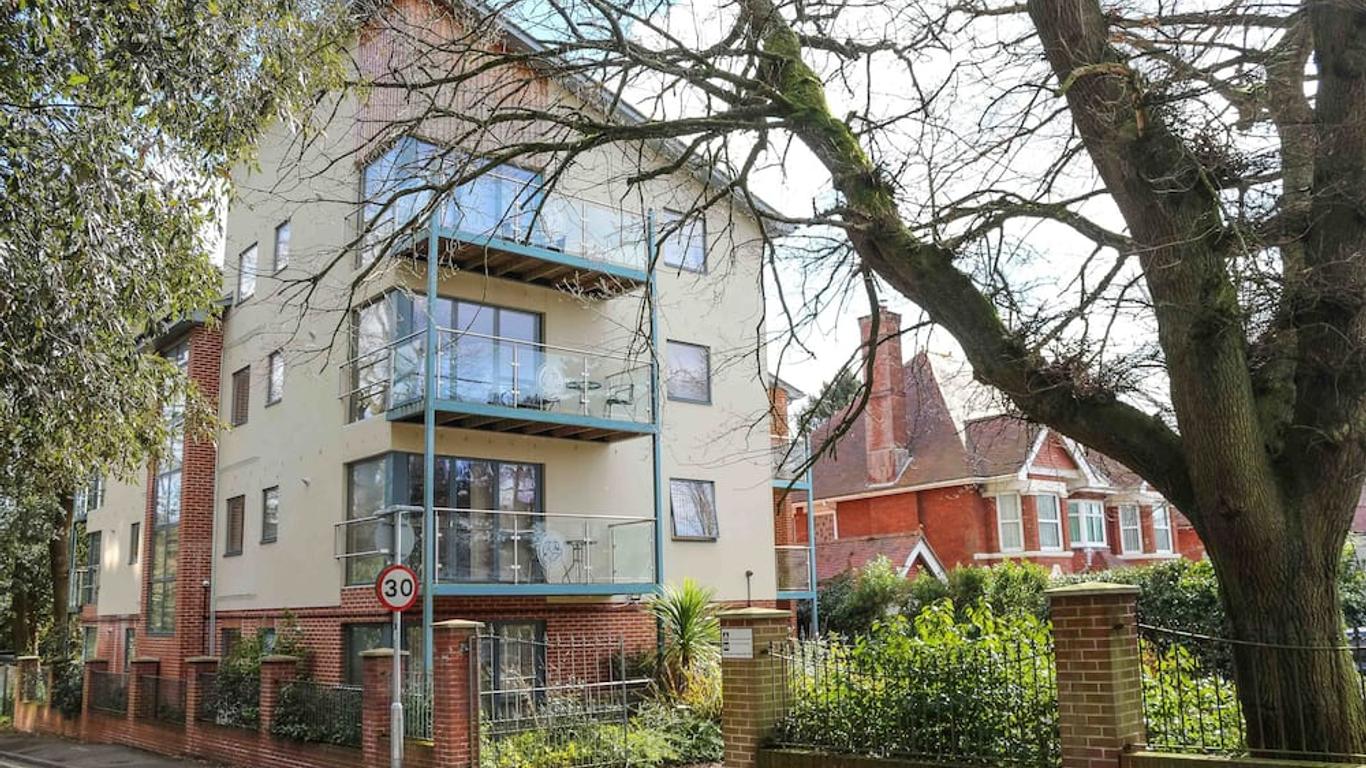 Southampton Serviced Apartment