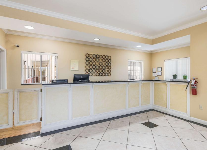 Front desk Photo