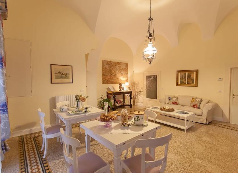 Dining room Photo