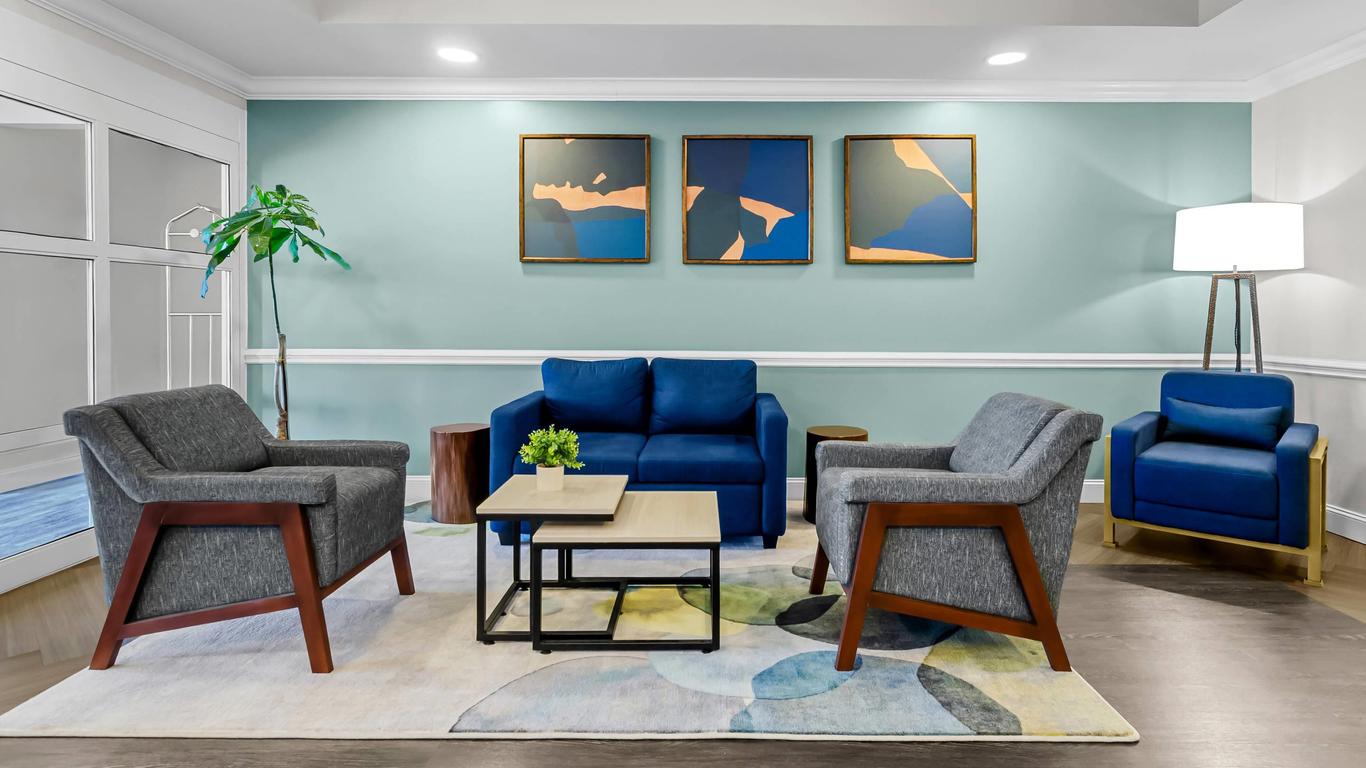 MainStay Suites Airport