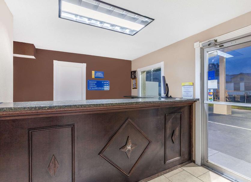 Front desk Photo