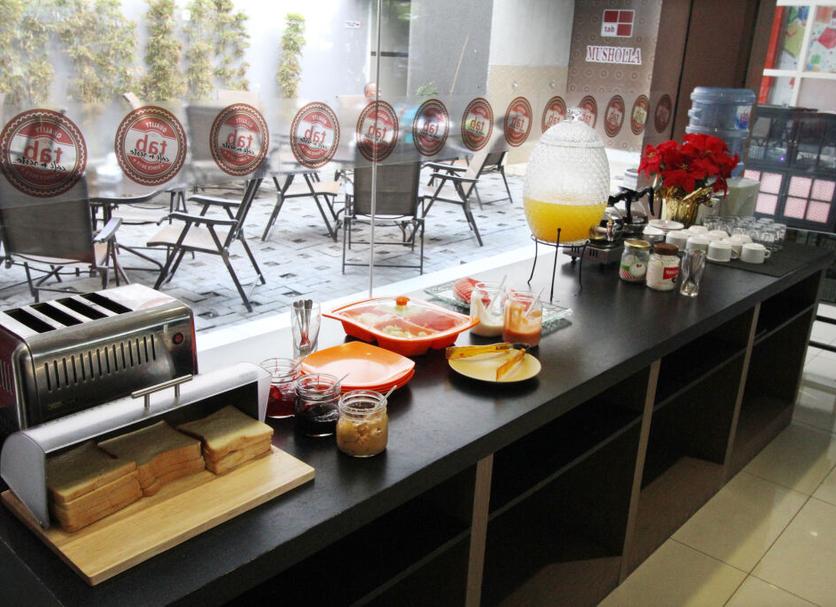 Buffet Photo