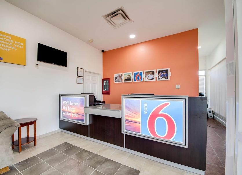 Front desk Photo