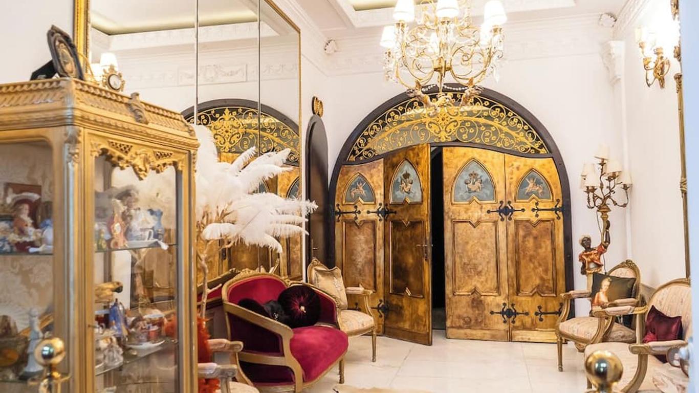 Conacul Coroanei Luxury Boutique Hotel