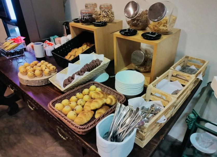 Buffet Photo