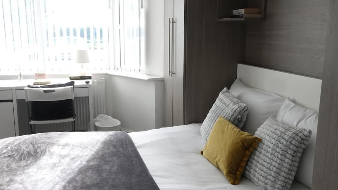Grand Airport Ensuites