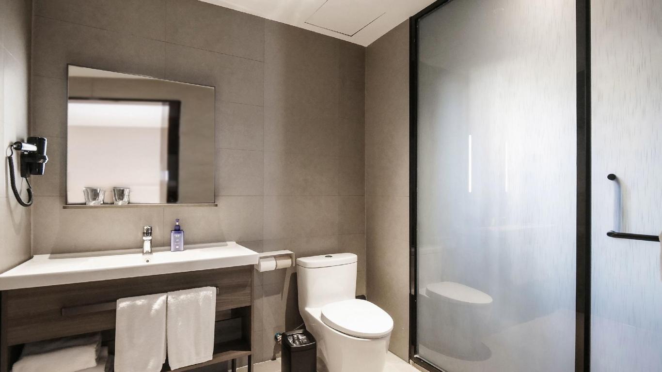 Hanting Express Tianjin Heping Road