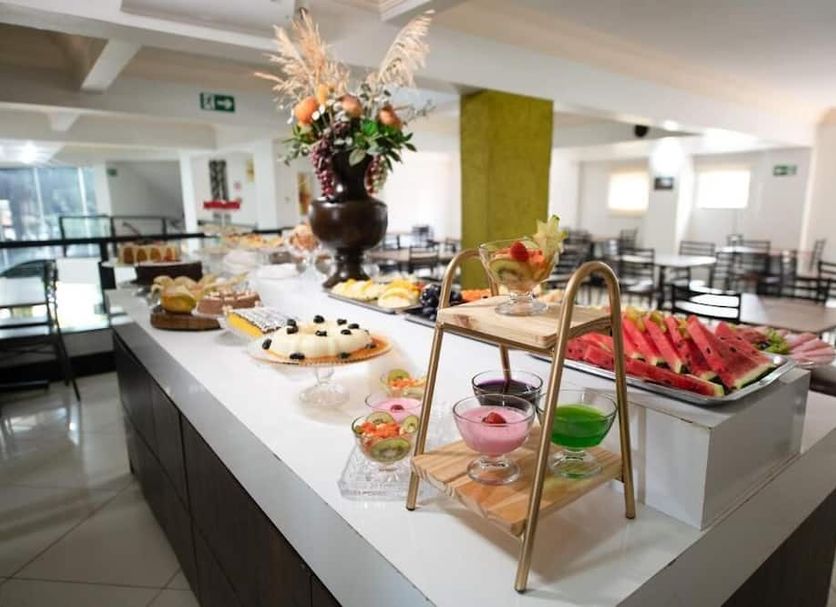 Buffet Photo