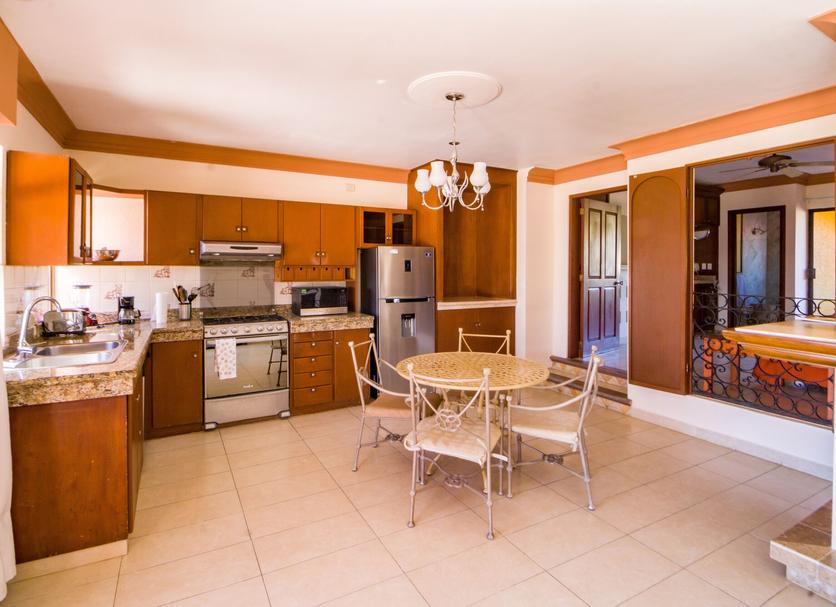 Kitchen Photo