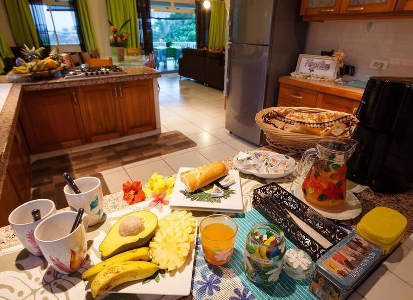 Buffet Photo