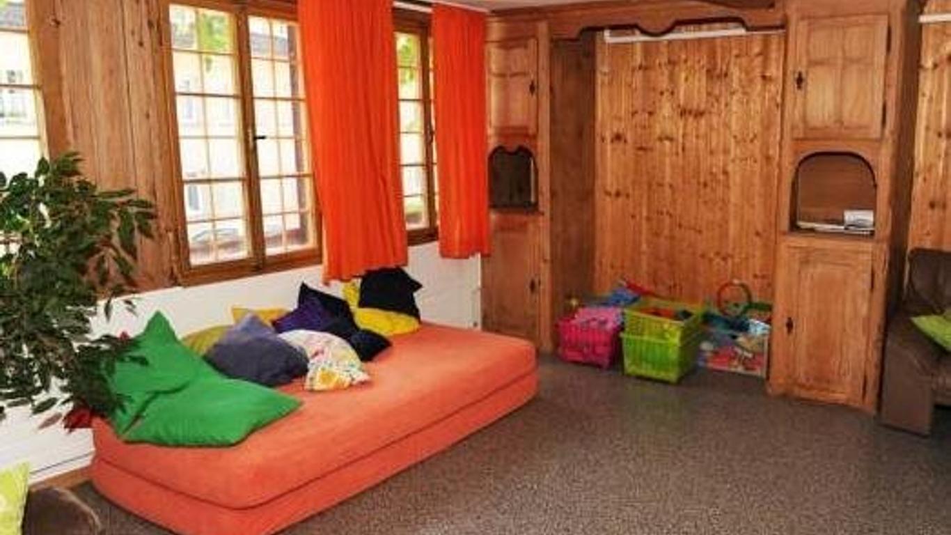 Emme Lodge
