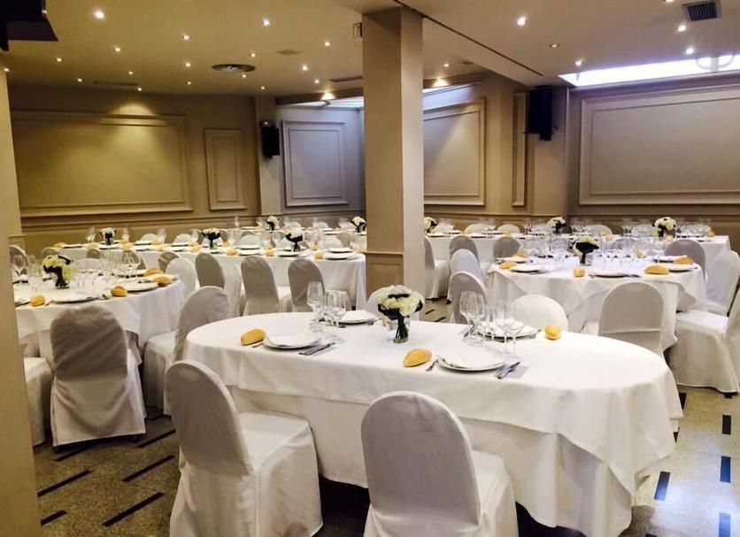 Banquet hall Photo