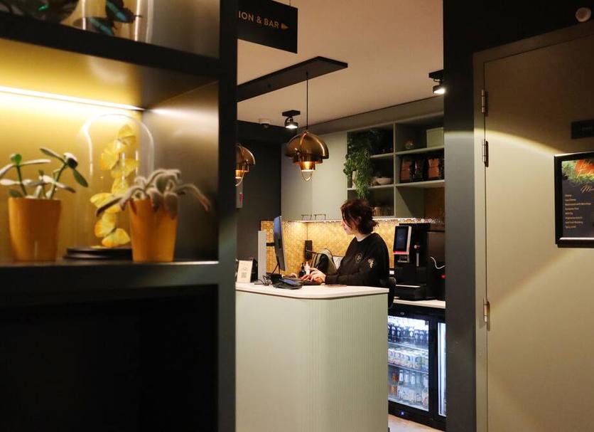 Front desk Photo