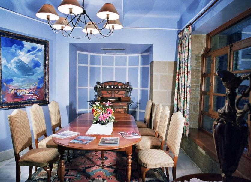 Dining room Photo