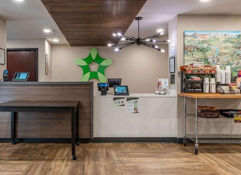 Front desk Photo