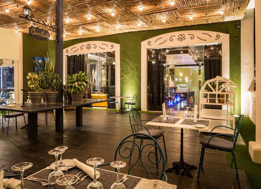 Restaurant Photo