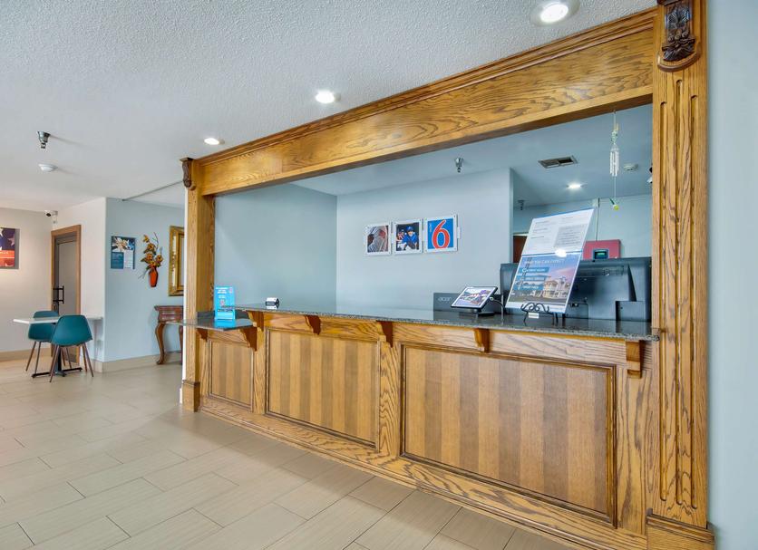 Front desk Photo