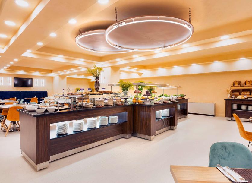 Buffet Photo