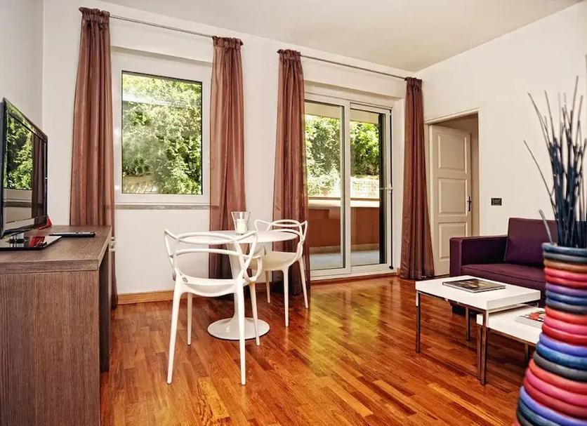 Dining room Photo