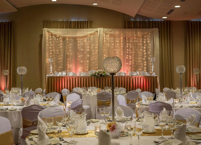 Banquet hall Photo