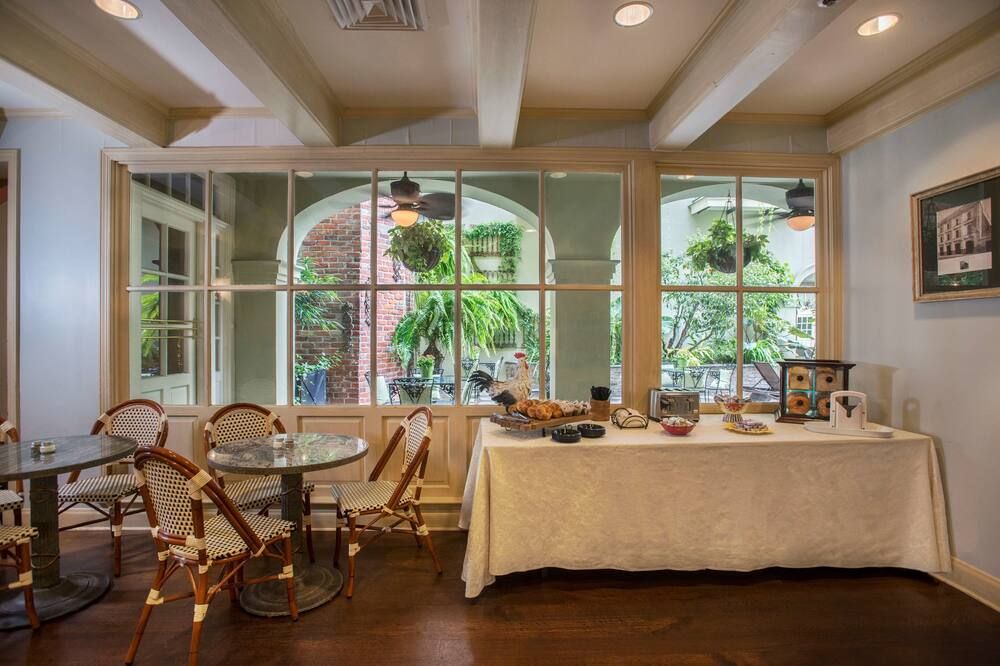 Dining room Photo