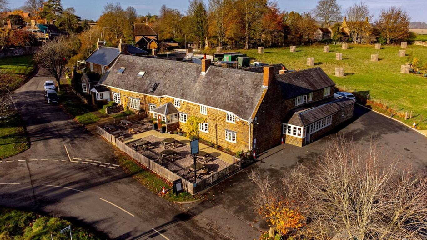 The Red Lion at Hellidon