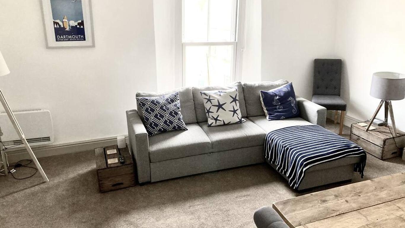 Nancie's Place - Dartmouth Town Center With Private Parking - A Traditional Georgian Private Duplex Apartment - Beautifully Refurbished - Two Bedrooms, Bathroom, Kitchen And Lounge Diner