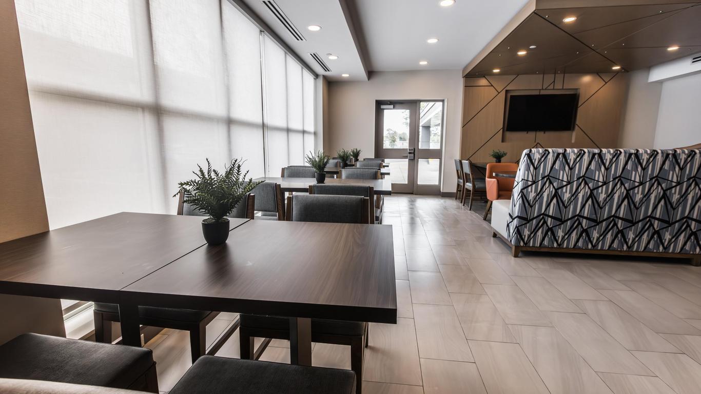Holiday Inn Express Toronto-North York By IHG