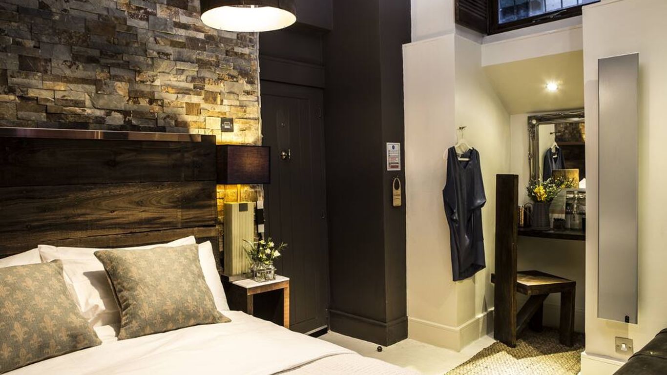 The Cow Hollow Hotel £89. Manchester Hotel Deals & Reviews KAYAK