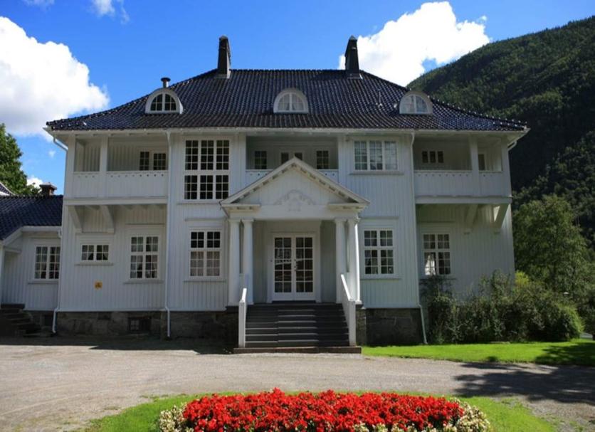 Building Photo