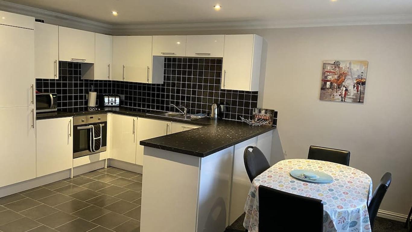 Ivy Cottage-Serviced accommodation