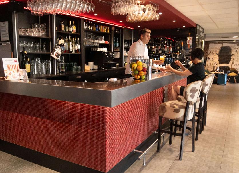 Bar Photo