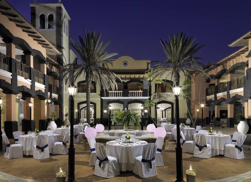 Banquet hall Photo