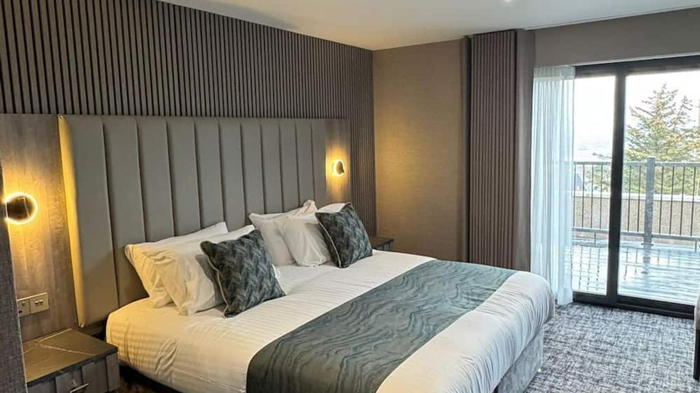 The Knowes Hotel & Restaurant