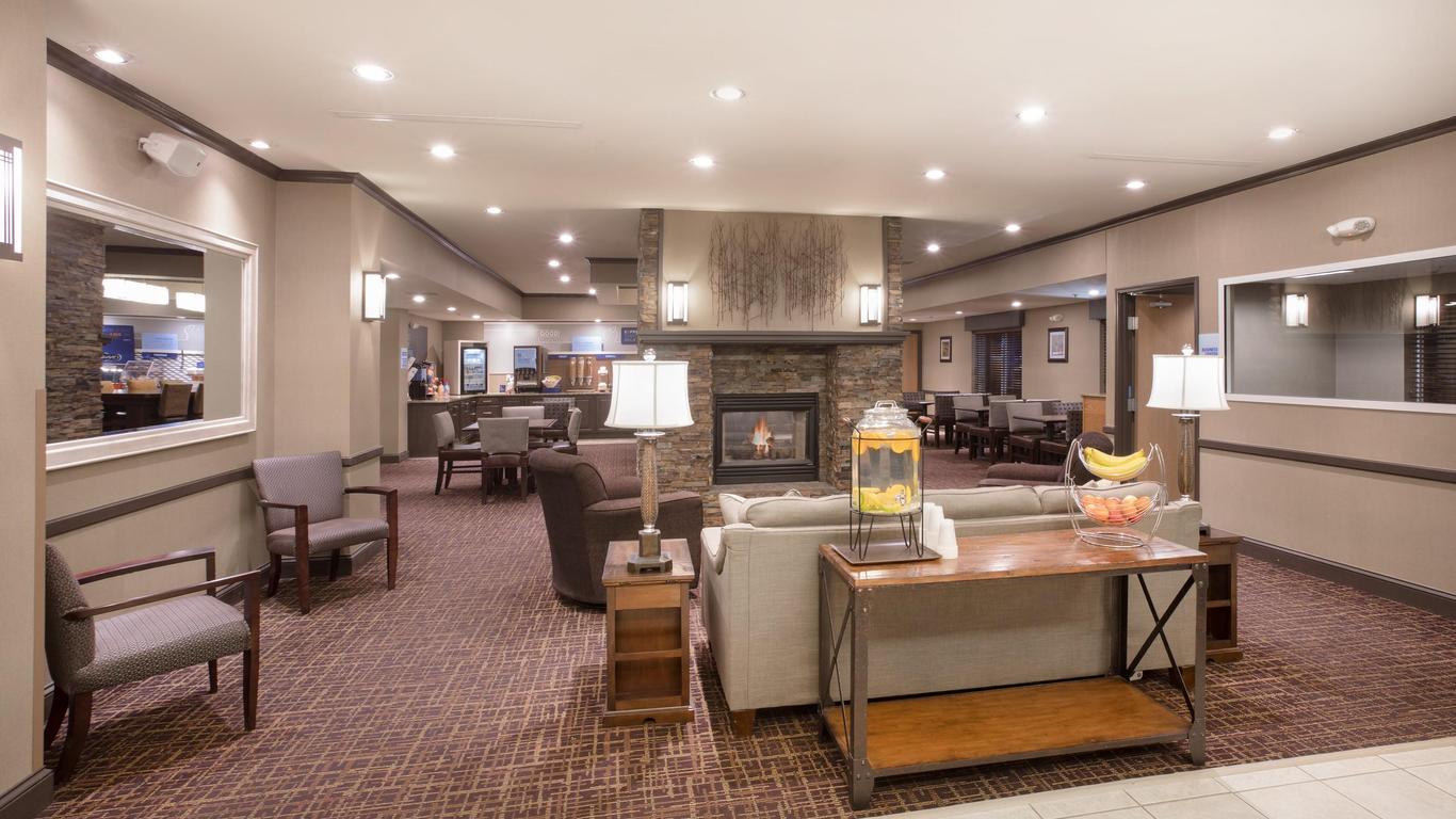 Holiday Inn Express & Suites Yankton