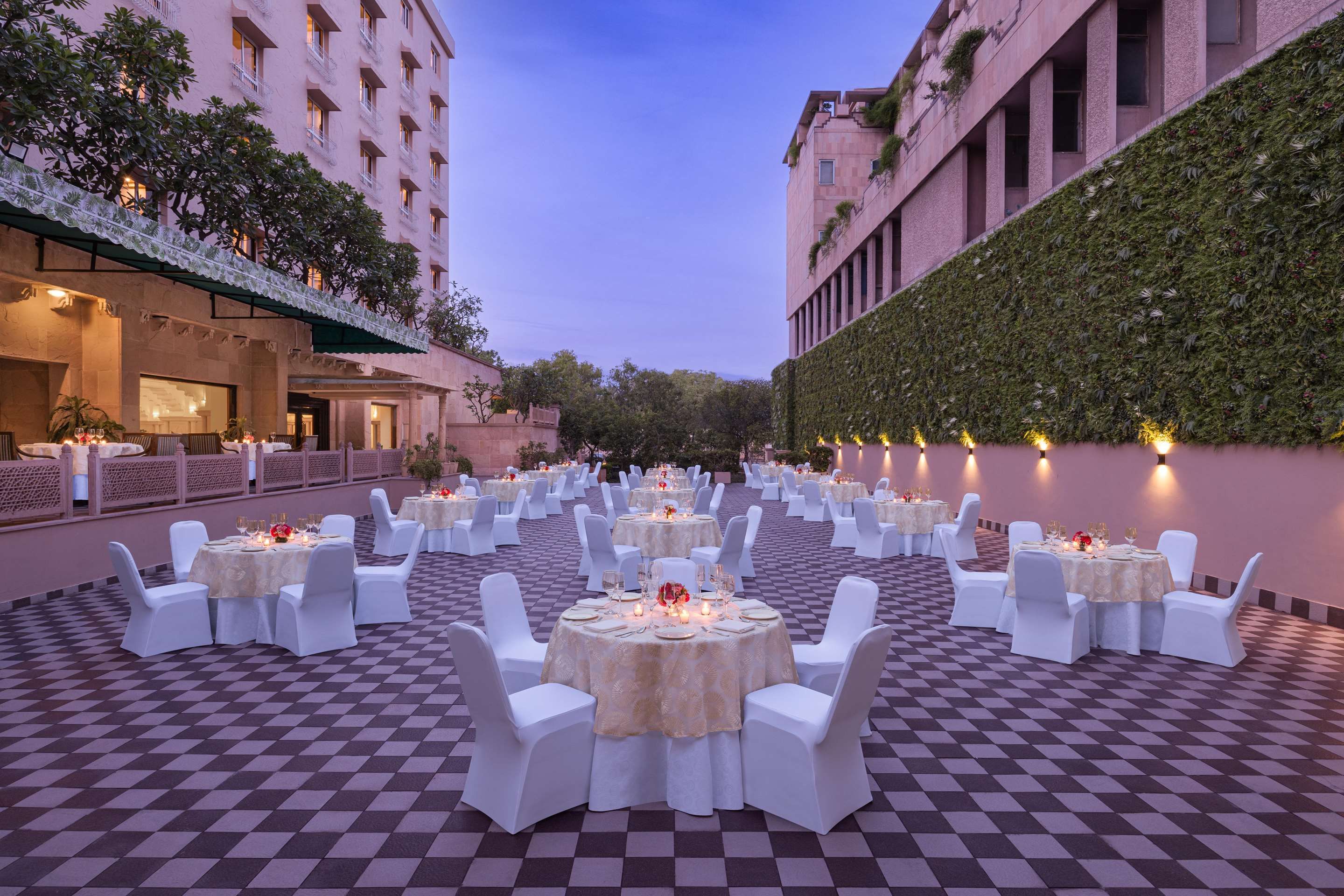 Banquet hall Photo
