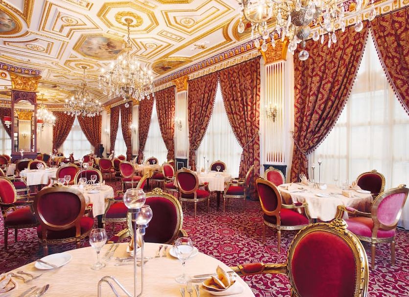 Banquet hall Photo
