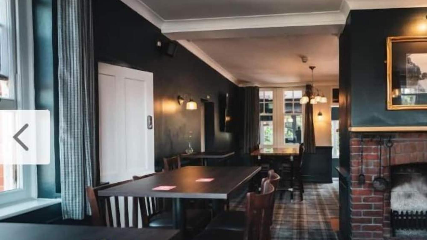 Old Railway Hotel porton