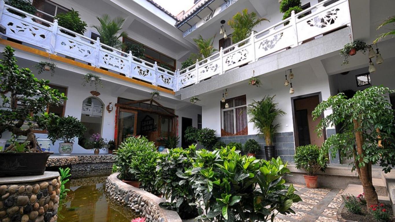 Dali Blue Bird Nest Guest House